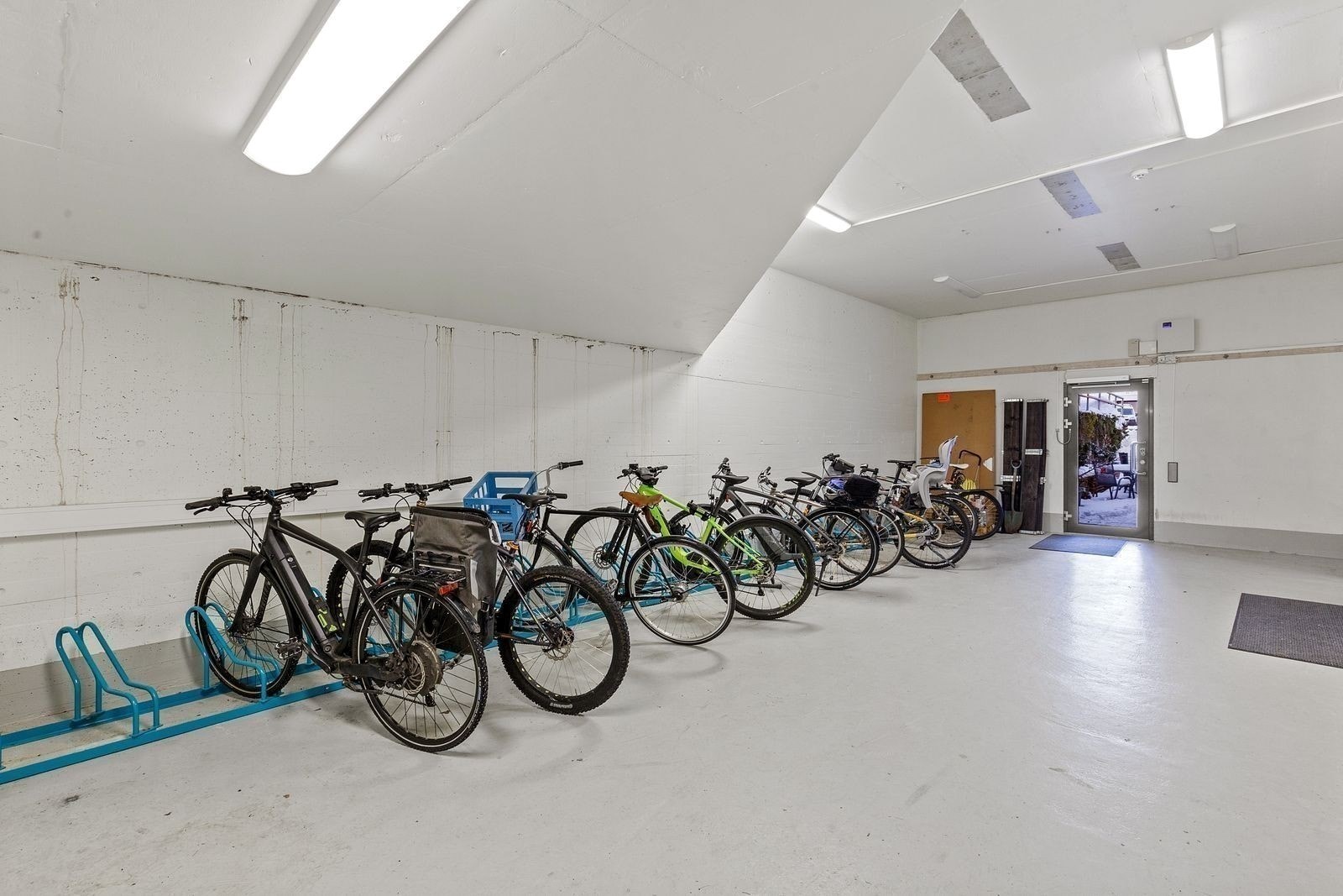 Eiendommen har innendørs sykkelparkering