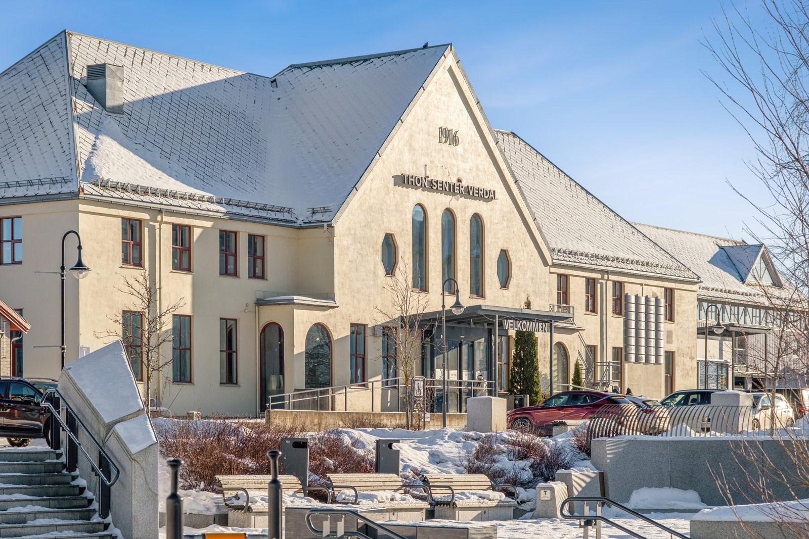 Fasade fra togstationen