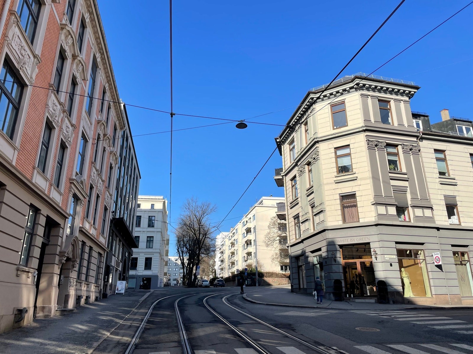 Lokalet ligger i tilknytning til Frognerveien